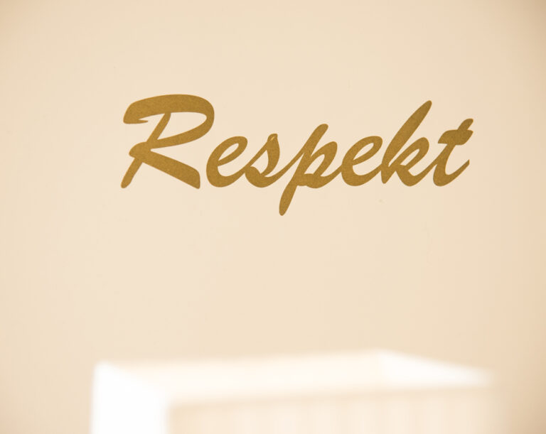 Respekt - Schriftzug Wand